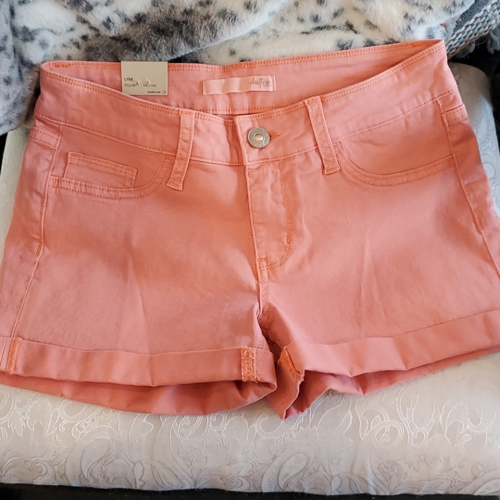 Daytrip Shorts size 25 NWT